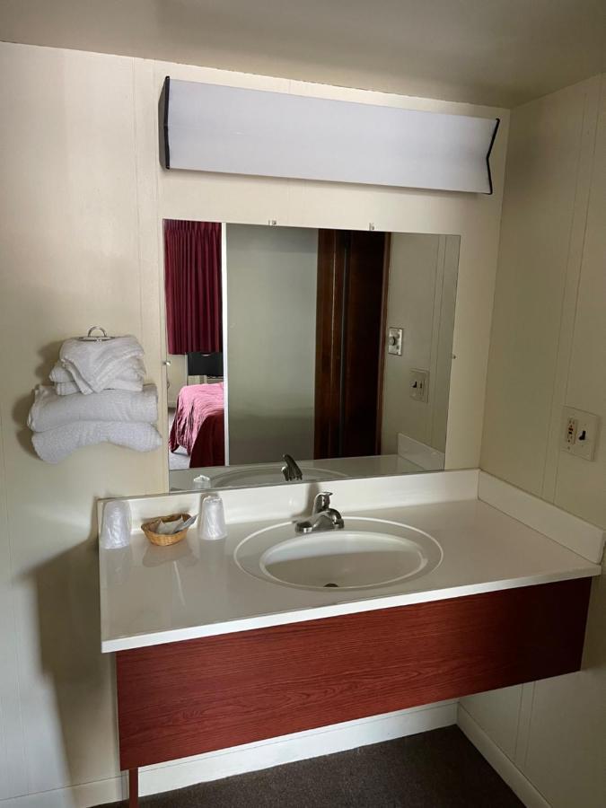 Vibe Inn - Whirlpools Suites - Lyons Ngoại thất bức ảnh