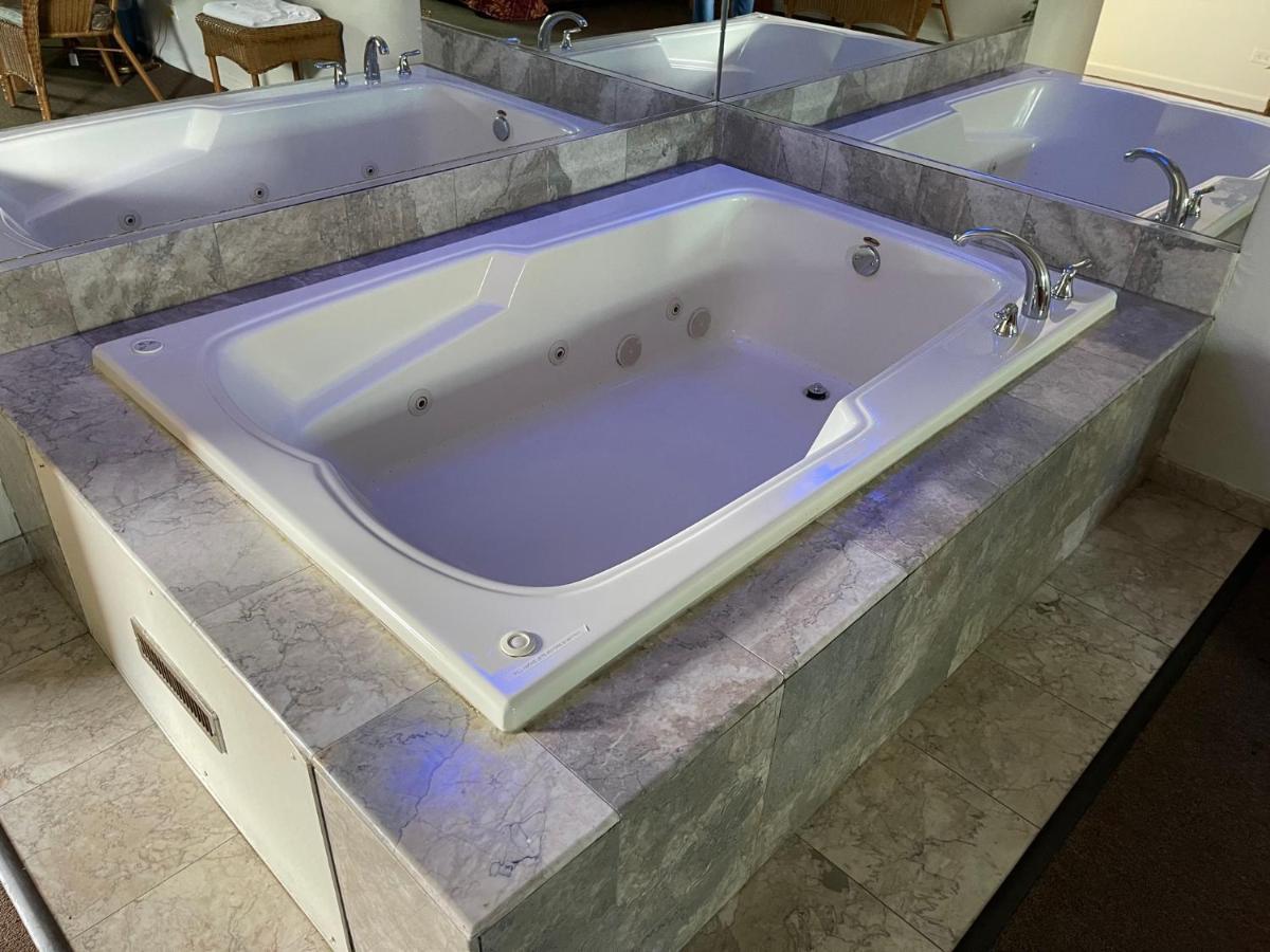 Vibe Inn - Whirlpools Suites - Lyons Ngoại thất bức ảnh