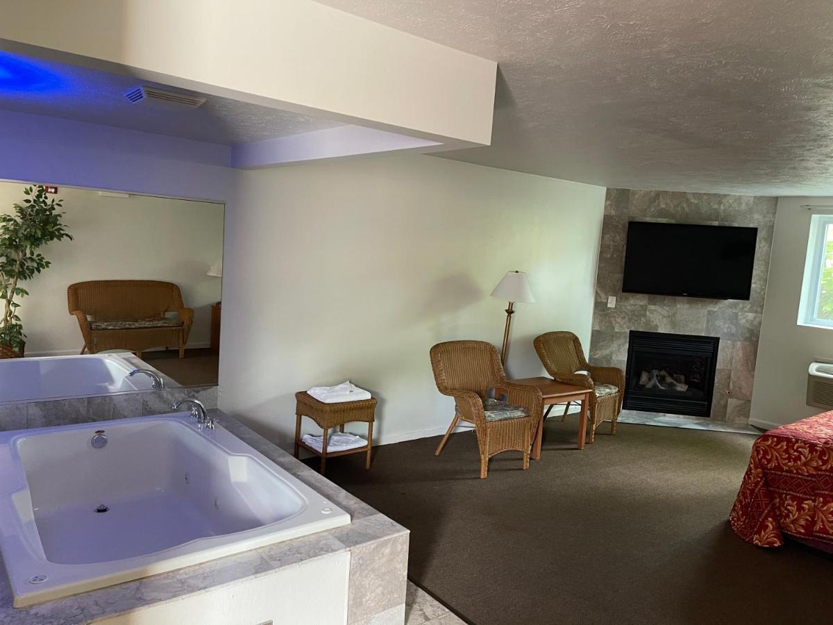 Vibe Inn - Whirlpools Suites - Lyons Ngoại thất bức ảnh